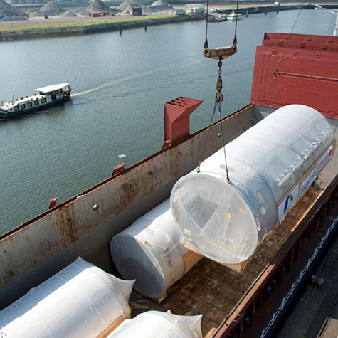 Chargement sur barge au port de Lauterbourg, à proximité des usines Ziemex
