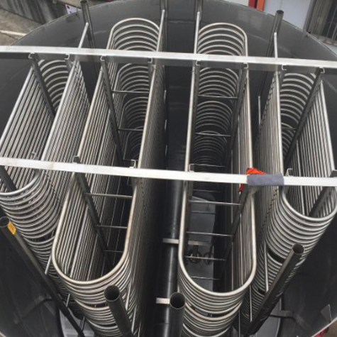 Top view d’un fermenteur avec surface d’échange interne par épingles polies